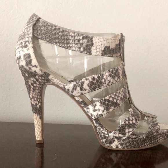 Nine West Roccia High Heeled Size 8M Sandal NWT - Picture 4 of 10